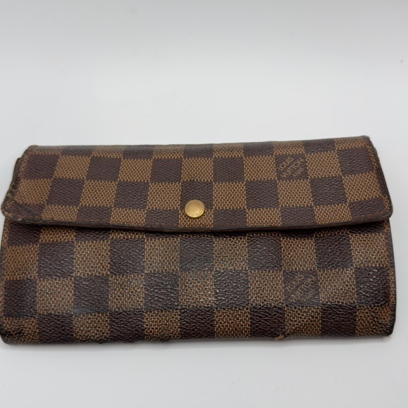 Louis Vuitton Handbags - Louis Vuitton Portefeuille Sarah Damier Wallet Ebene Brown | Women’s | Used |